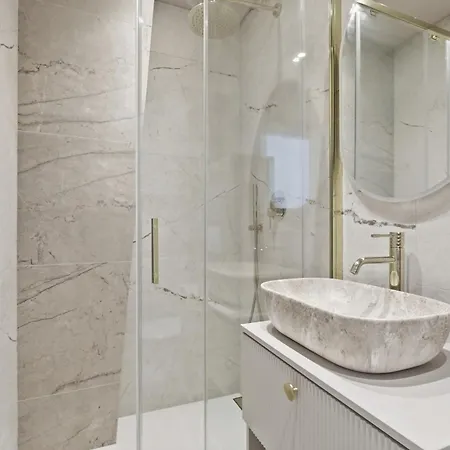 Boutique 1br In Downtown Pressburg